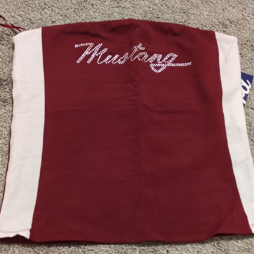 Red and White Mustang Top